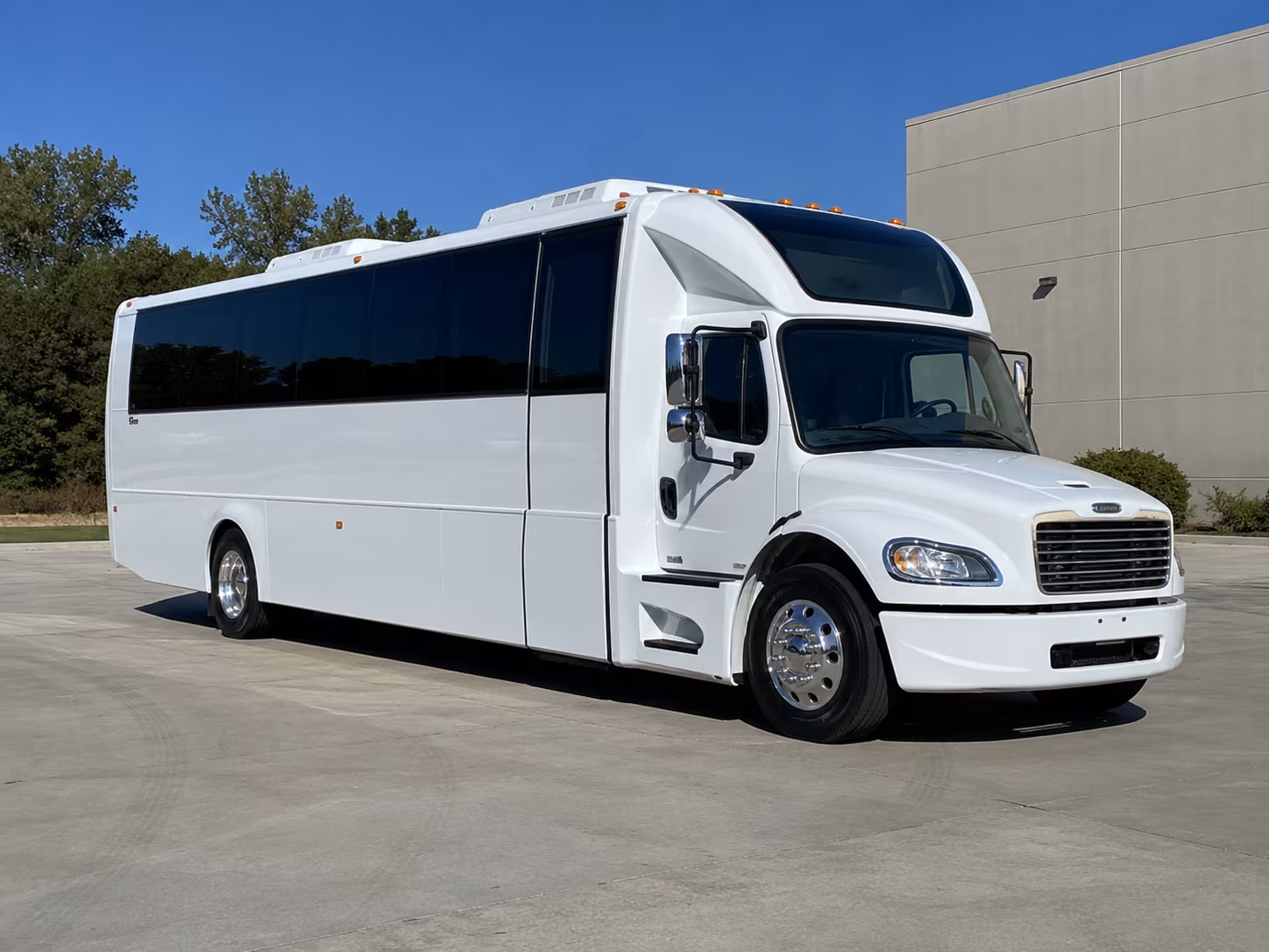 kyle 28 passenger party bus
